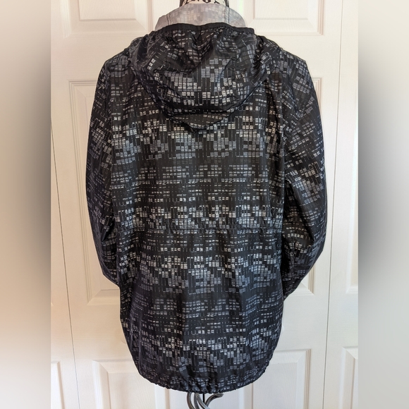 Columbia Black and Grey digital print hooded windbreaker lightweight Sz M - Picture 4 of 11